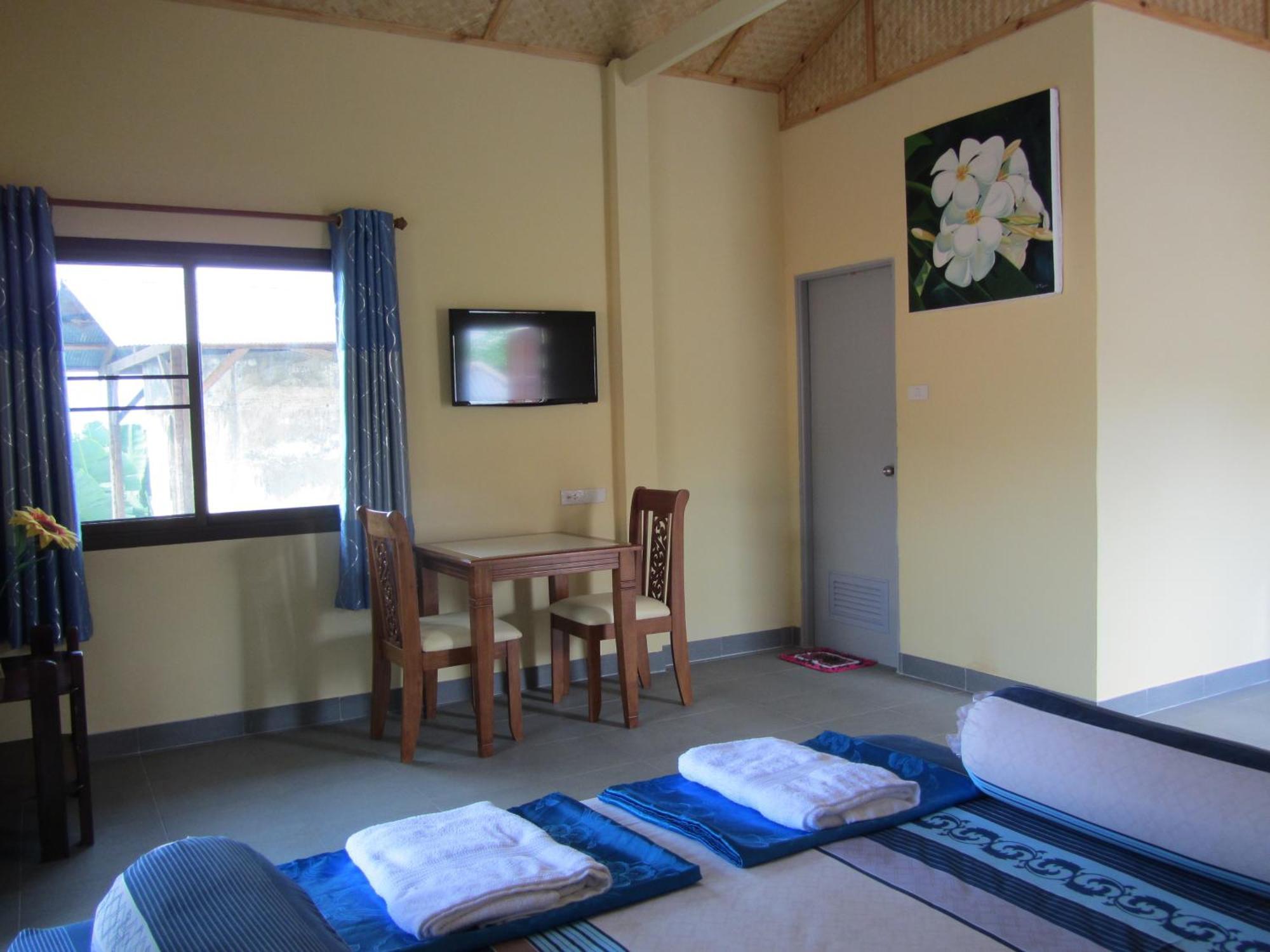 Flower Paradise Bungalows & Swiss Restaurant Roestiland Lamai Beach  Habitación foto